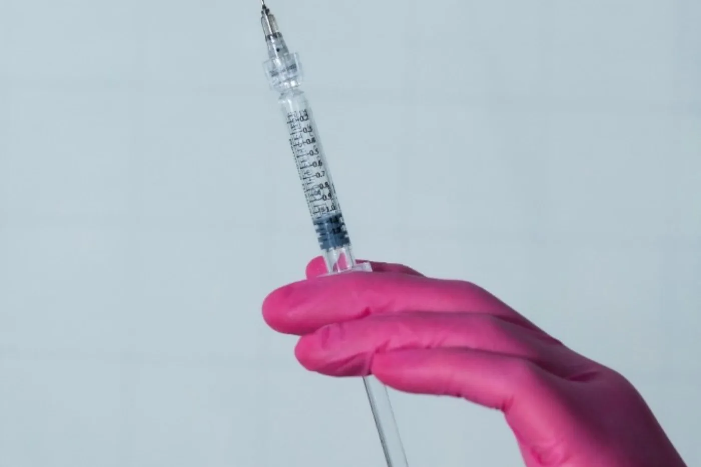 Feine Injektion zur Umfangvergrößerung mit Hyaluron oder Eigenfett — Body Art Surgery Düsseldorf