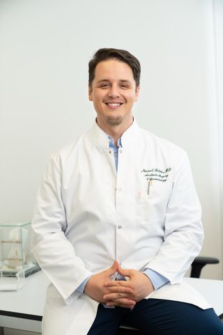 Dr. (Univ. Te.) Nusret Fetai — Sculptra Düsseldorf PLLA Biostimulator Kollagenaufbau